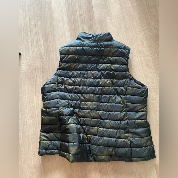 Old Navy Active Quilted Camouflage Vest,  size XXL - Picture 2 of 3